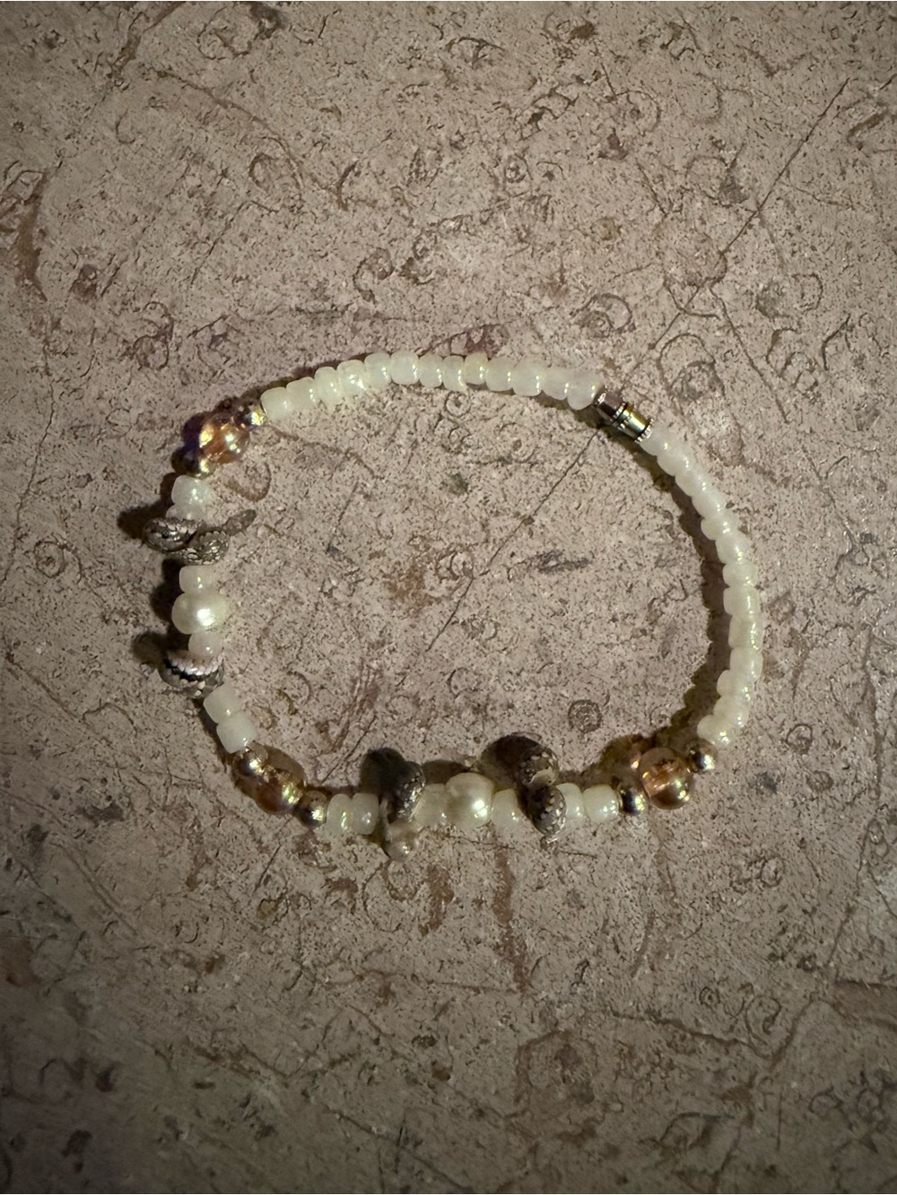 Delicate White and Gold Beaded Stretch Bracelet